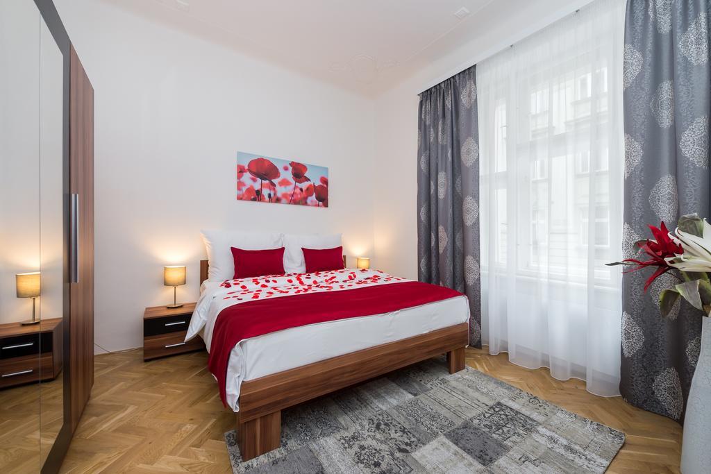 Love To Live Apartments Prague Ngoại thất bức ảnh