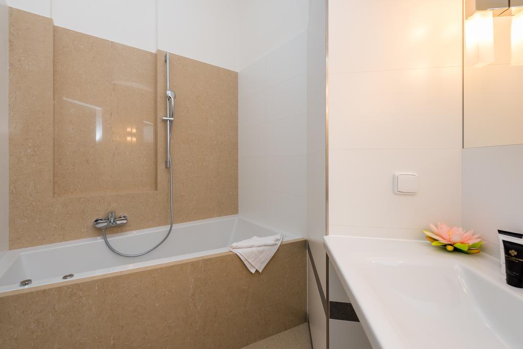 Love To Live Apartments Prague Ngoại thất bức ảnh