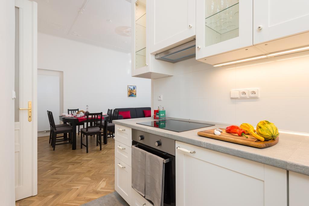 Love To Live Apartments Prague Ngoại thất bức ảnh