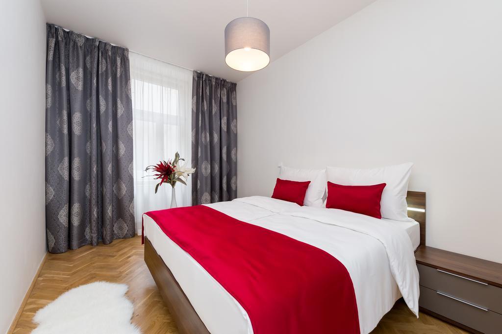 Love To Live Apartments Prague Ngoại thất bức ảnh